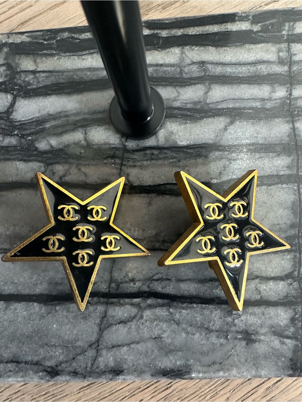 CHANEL Vintage 01P Black Enamel Multi CC Star Clip-On Earrings Gold Tone